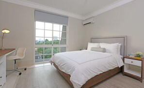 Studio | Desk, free WiFi - Havenwood Residence TB Simatupang (Jakarta)