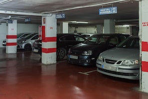 Self parking - Hostal Verona (Granada)
