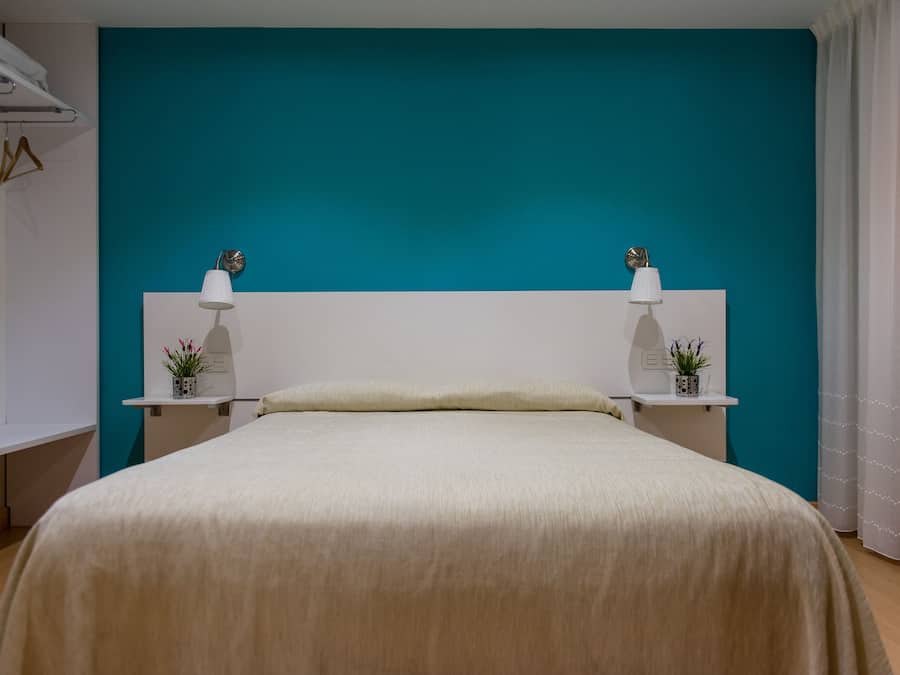 Bureau, espace de travail pour ordinateur portable