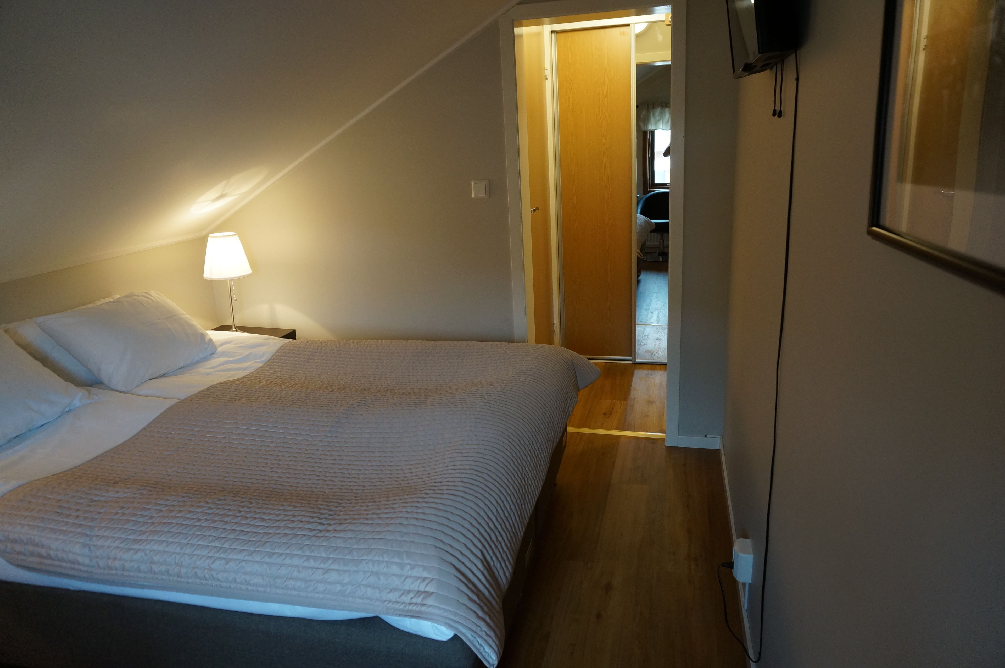 basic double room | soundproofing, free wifi, bed sheets