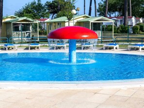 Sæsonbestemt udendørs pool