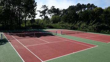Lapangan tenis