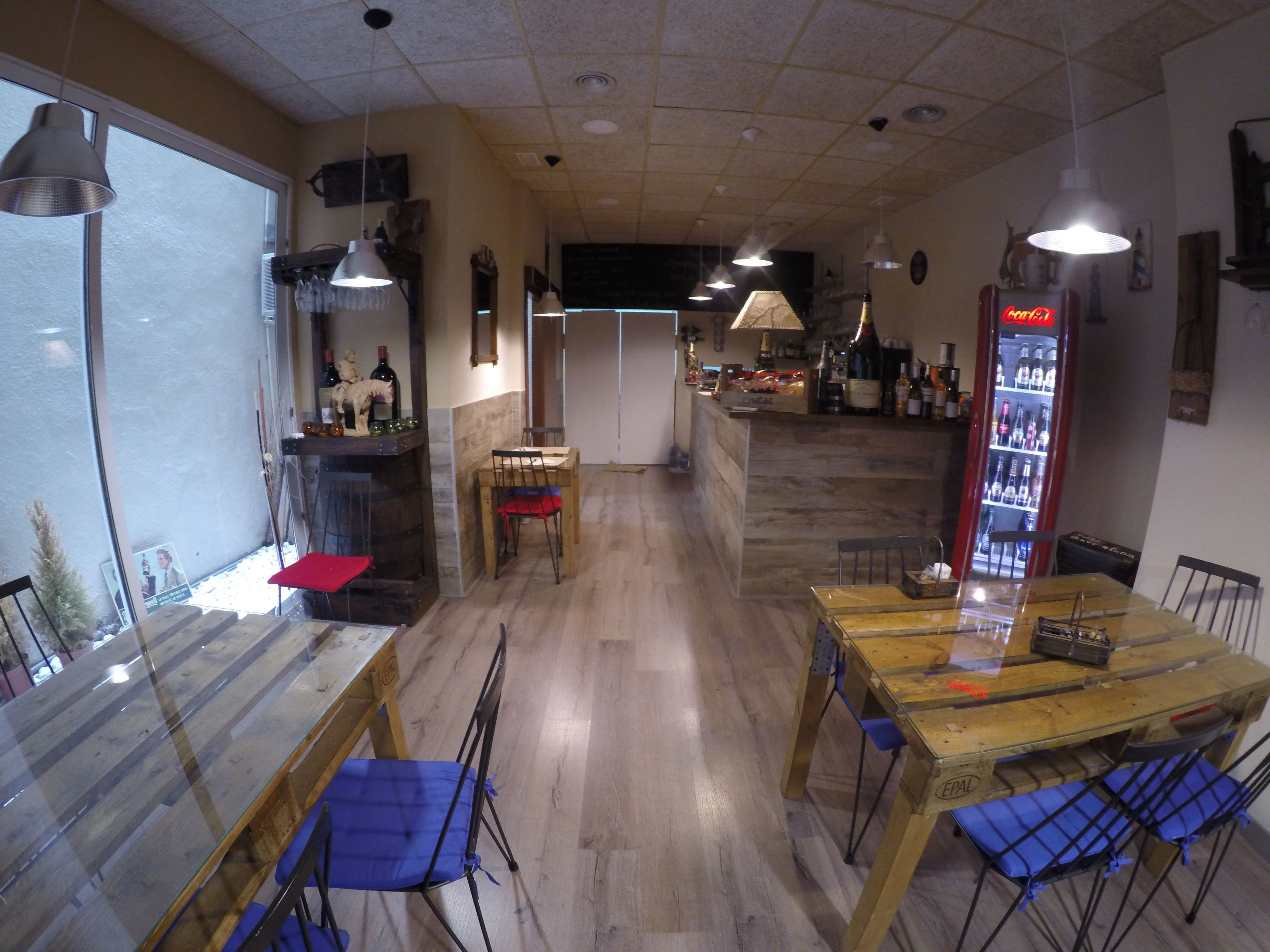 Daily full breakfast (EUR 14 per person)