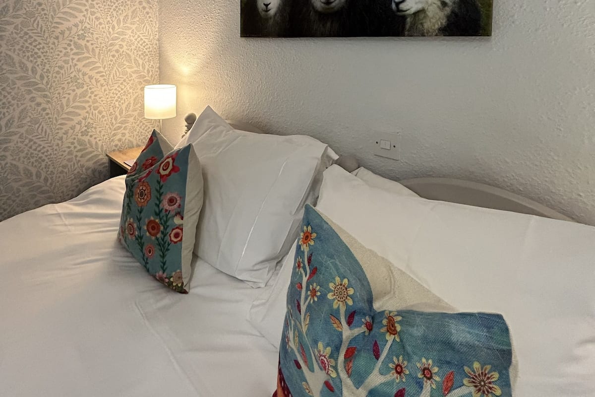 Standard-Doppel- oder -Zweibettzimmer | Bügeleisen/Bügelbrett, kostenloses WLAN, Bettwäsche