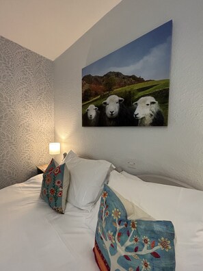 Standard Double or Twin Room | Iron/ironing board, free WiFi, bed sheets - The Archway Guesthouse (Windermere)