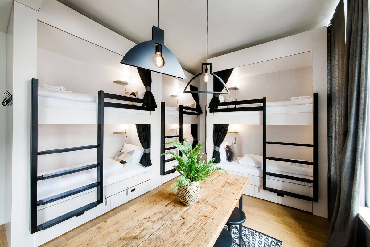6-Bed Room with Shared Bathroom | Iron/ironing board (on request), cribs (surcharge), WiFi (free)
