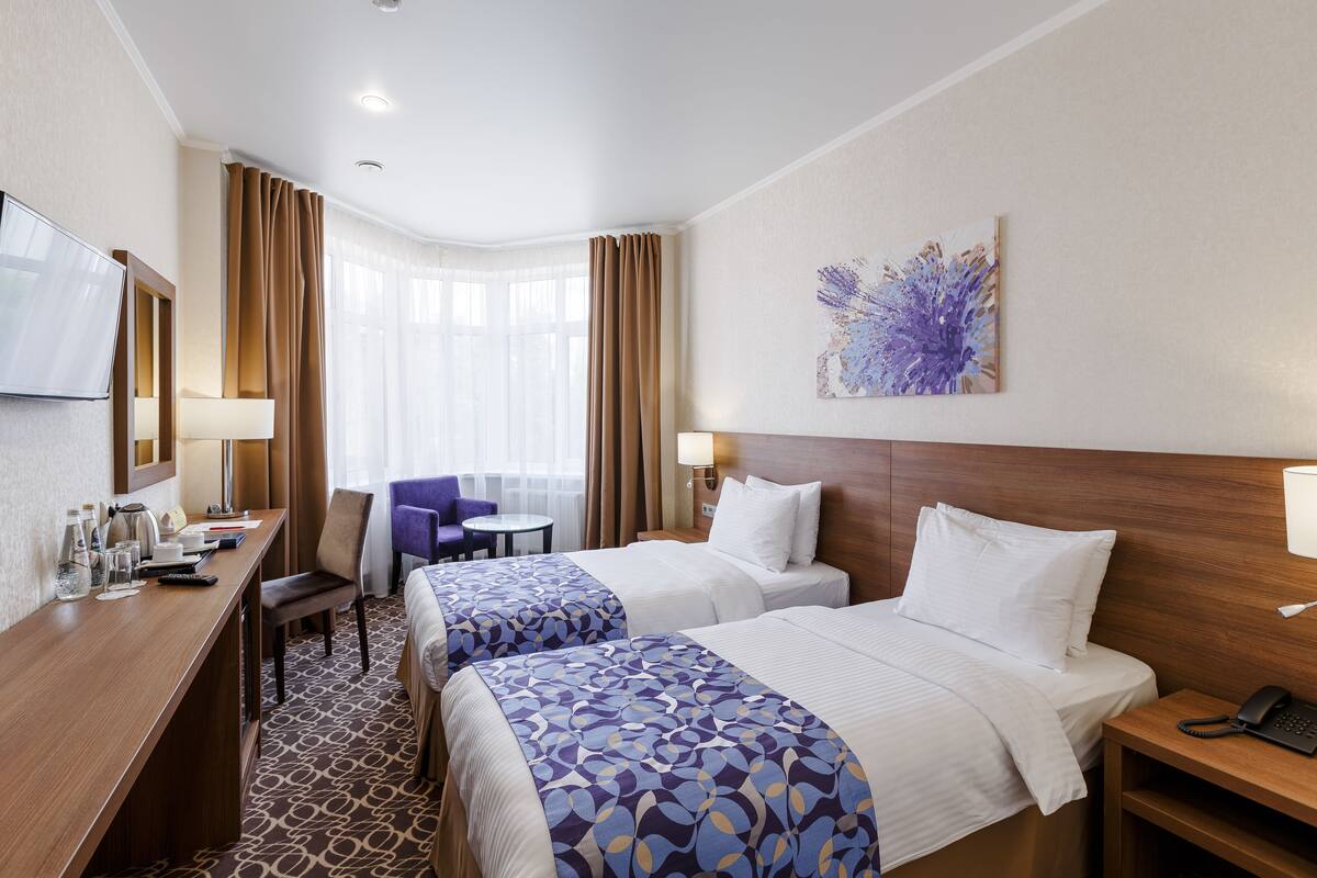 Premium bedding, minibar, in-room safe, desk