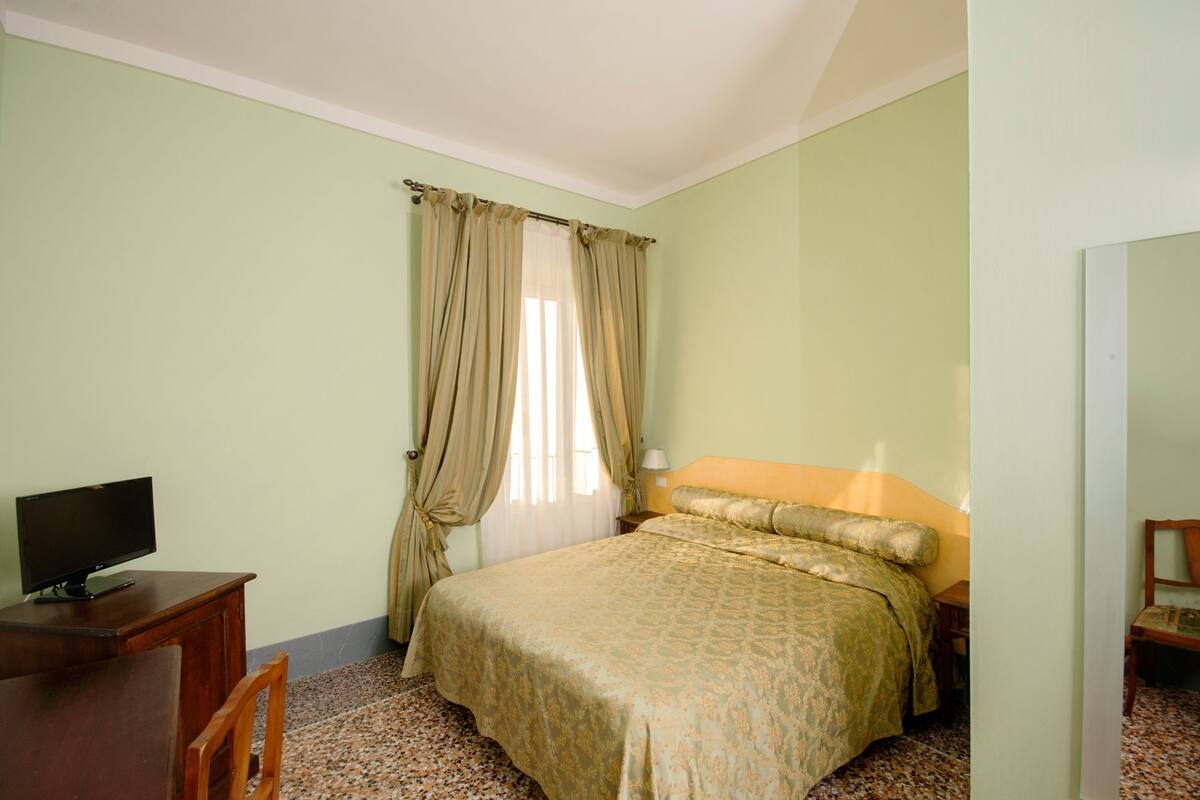 Classic Double Room, 1 Bedroom | Premium bedding, in-room safe, desk, rollaway beds