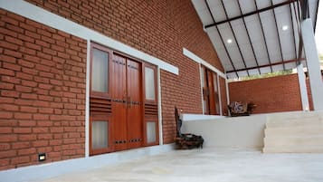 Deluxe Double Room, 1 King Bed, Patio | Terrace/patio