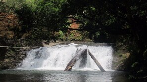 Exterior - Waterfall Hostel (Los Agarrobos)