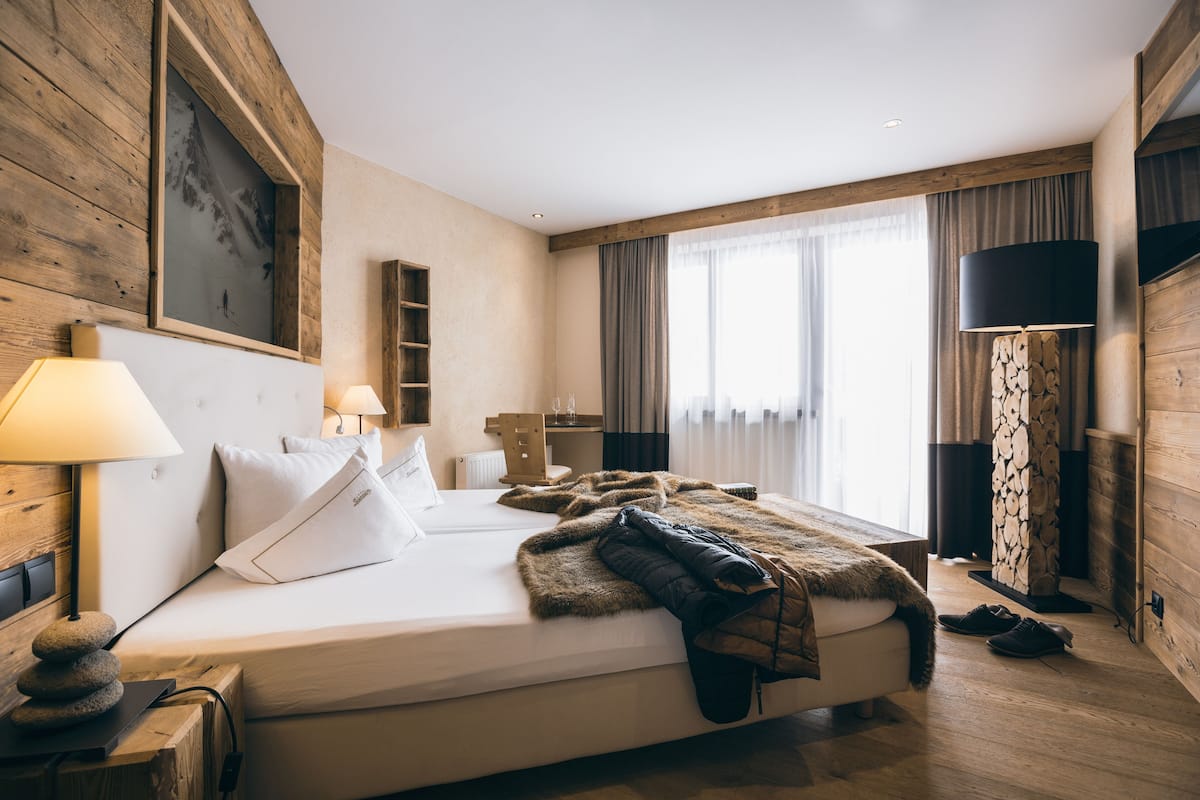 Superior Suite (Family Life Style) | Hypo-allergenic bedding, in-room safe, desk, soundproofing