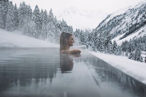 2 indoor pools, outdoor pool, open 11:00 AM to 7:00 PM, pool loungers - Alpine Resort Sportalm (Sankt Leonhard im Pitztal)