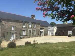 Entrada al alojamiento