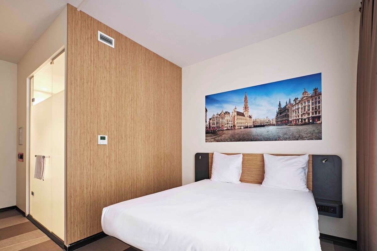 Matelas mémoire de forme, bureau, chambres insonorisées