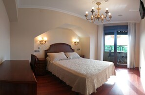 Double Room | Premium bedding, free WiFi, bed sheets