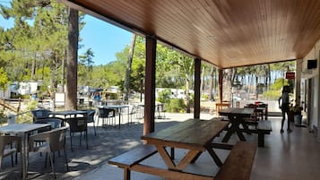 Snack bar