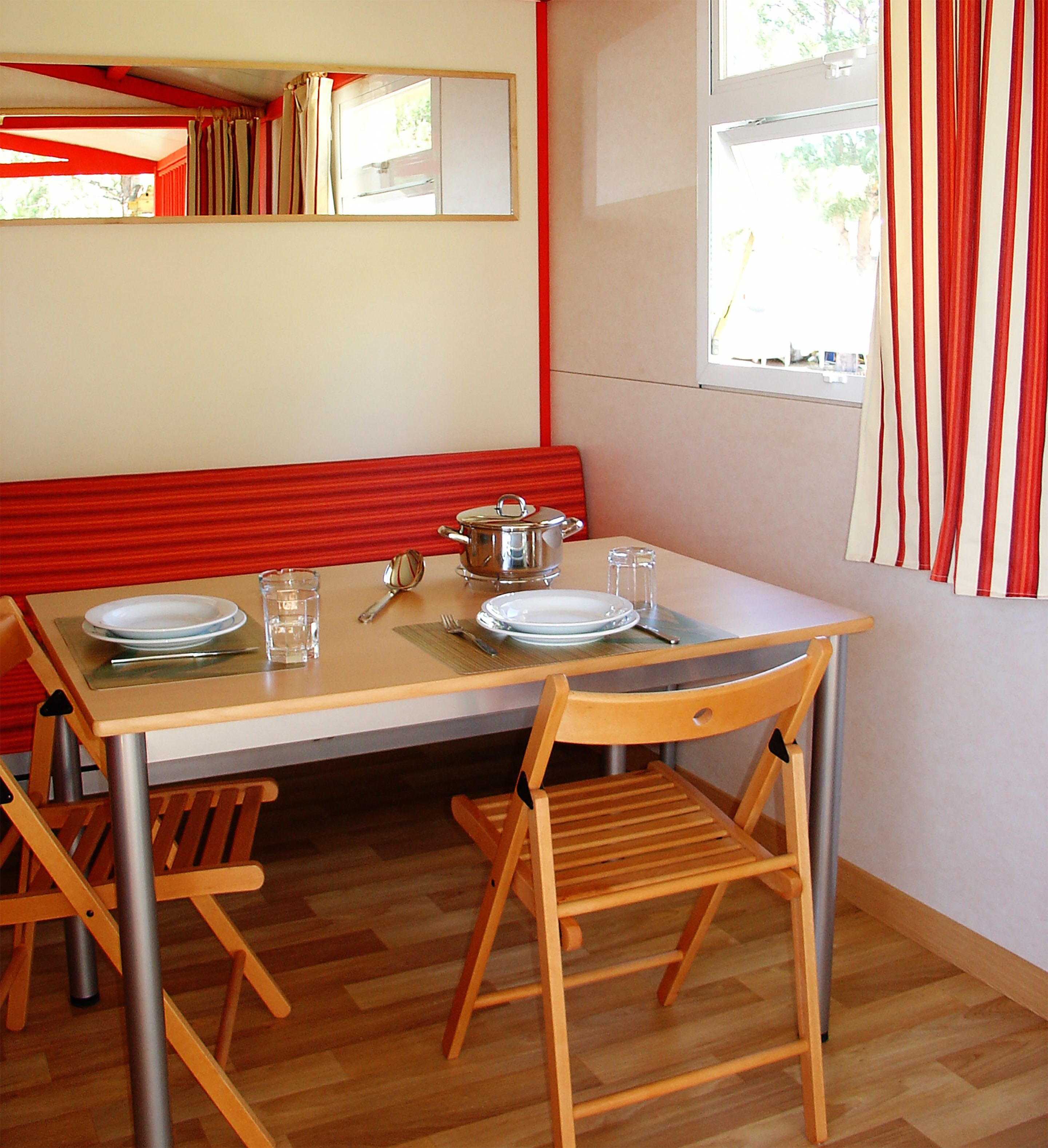 Bungalow, 1 Bedroom (Atlântico) | Living room | TV, ping pong