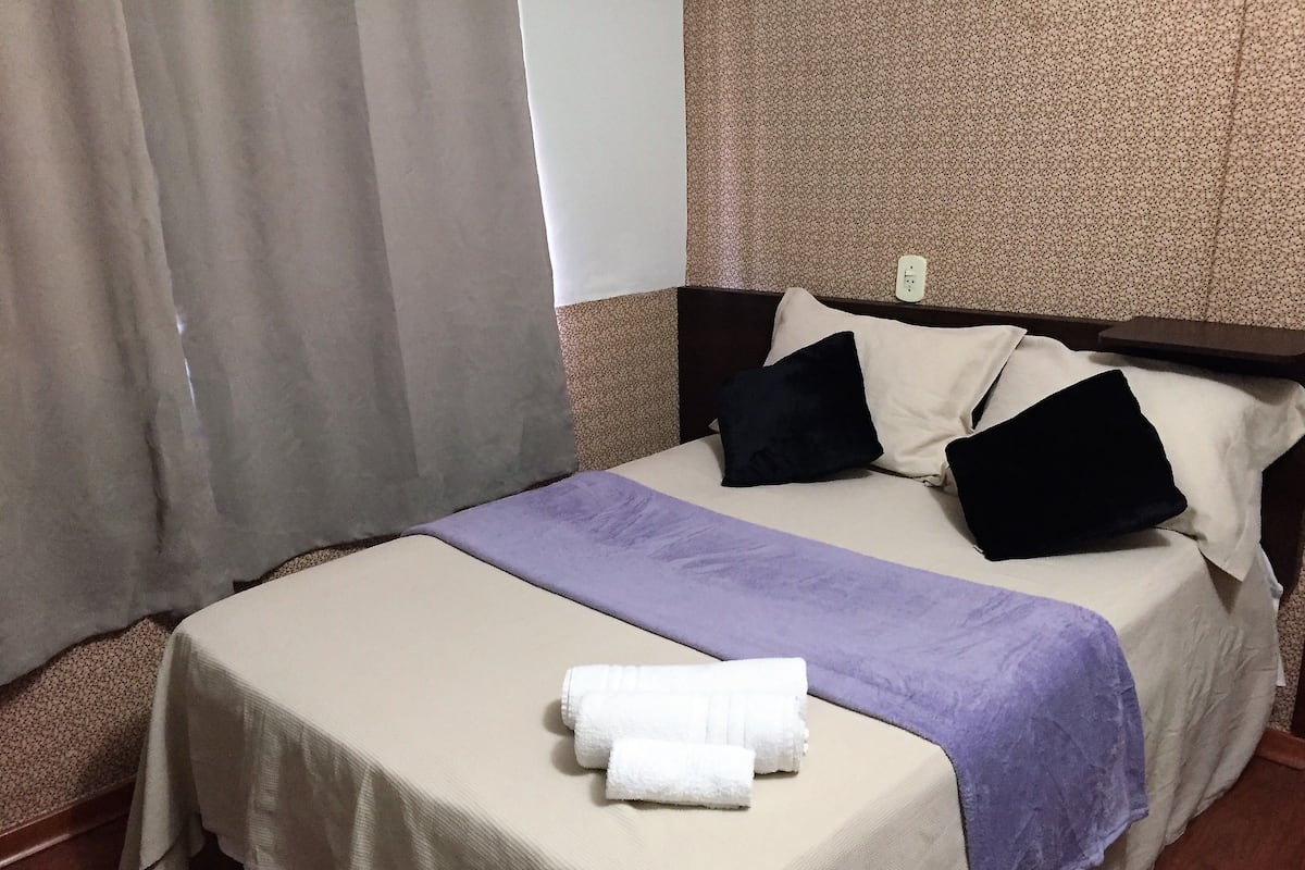 Camera singola | Minibar, tende oscuranti, ferro/asse da stiro, Wi-Fi gratuito