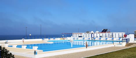 Seasonal outdoor pool