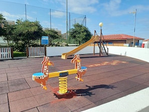 Zona de jocs infantil: a l'aire lliure
