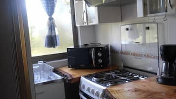 Bungalow familiare | Cucina privata | Frigorifero, microonde, forno, piano cottura