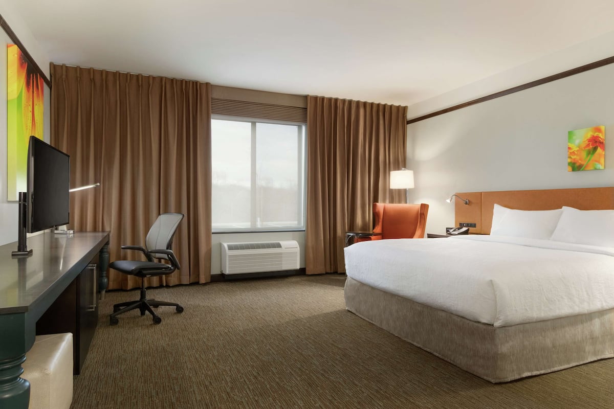 In-room safe, free cribs/infant beds, free WiFi, bed sheets
