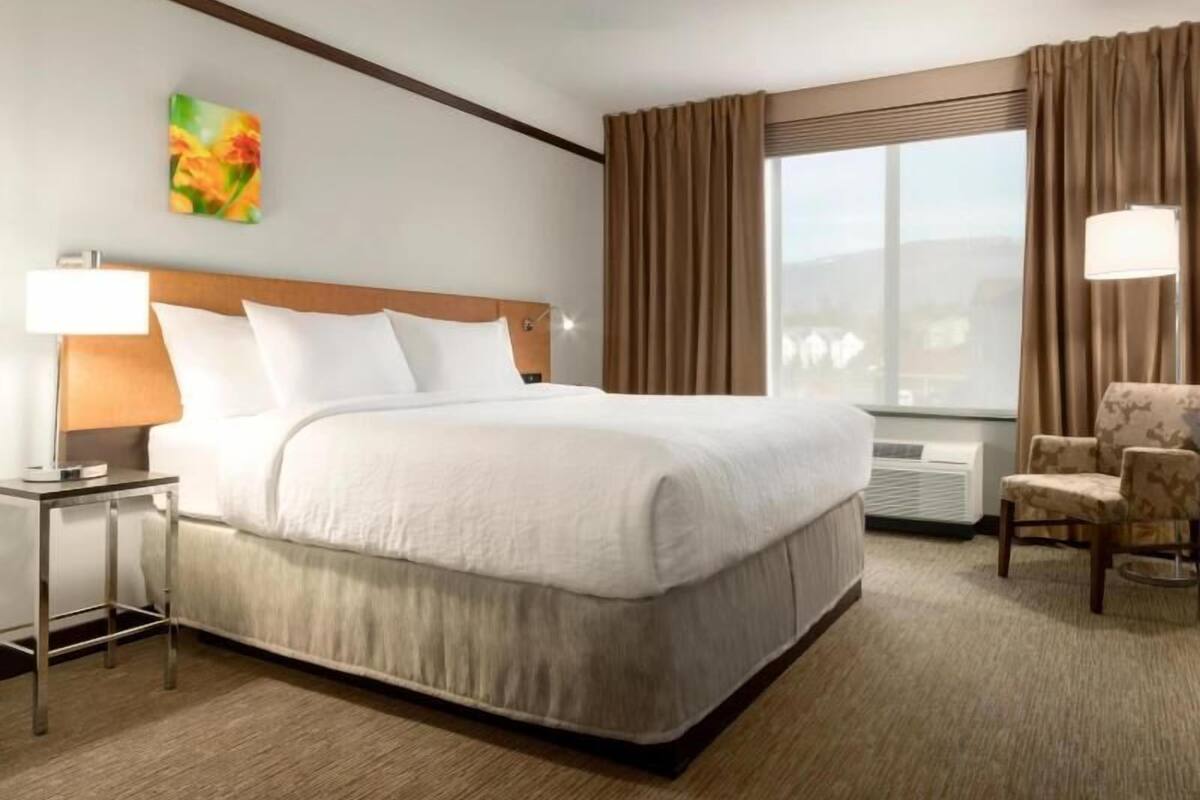 In-room safe, free cribs/infant beds, free WiFi, bed sheets