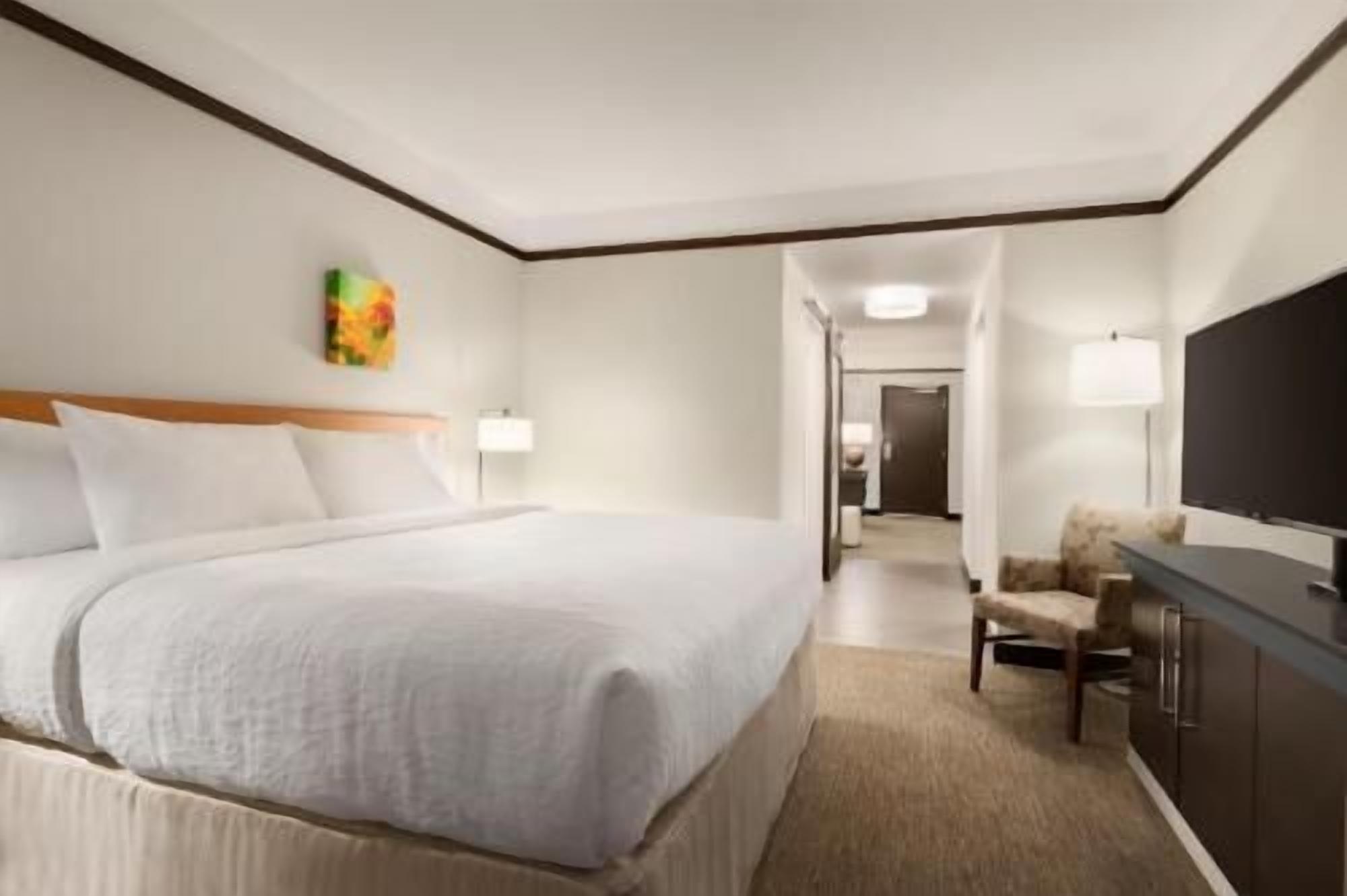 In-room safe, free cribs/infant beds, free WiFi, bed sheets