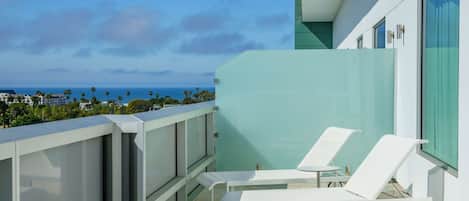 Room, 1 King Bed, Accessible, Non Smoking (Roll In Shower) | Living area | 50-inch LCD TV with premium channels, TV