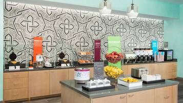 Café da manhã com buffet grátis todos os dias