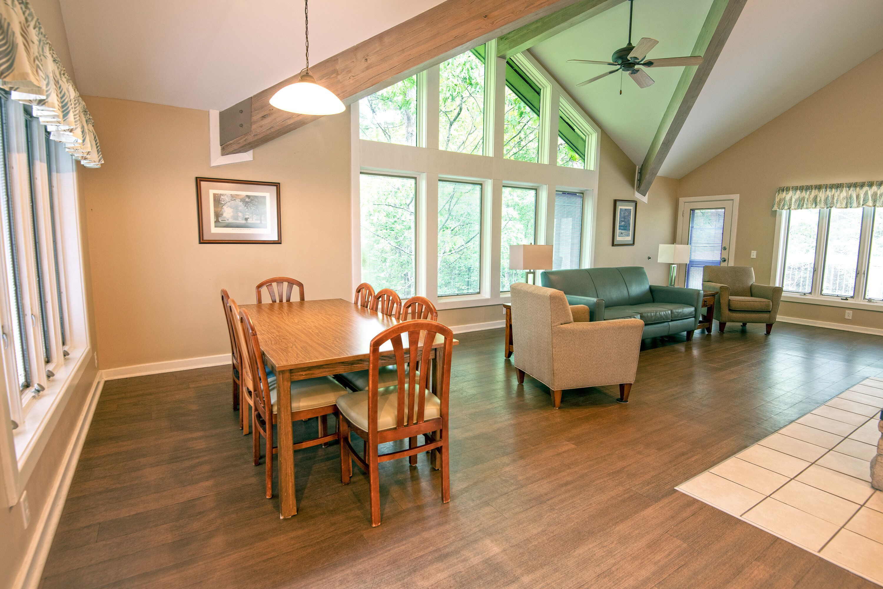 Deluxe Villa, 2 Bedrooms, 2 Bathrooms, Lakeside | In-room dining
