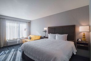 遮光カーテン、アイロン / アイロン台、ベビーベッド (無料)、可動式ベッド