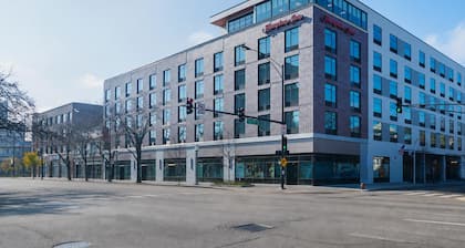 Hampton Inn Chicago North-Loyola Station