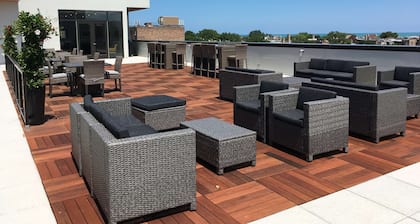 Hampton Inn Chicago North-Loyola Station