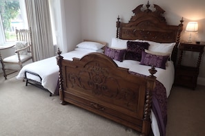 Chambre Double Deluxe, salle de bains attenante | Vue de la chambre
