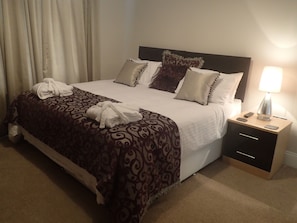 Chambre Double, salle de bains privée