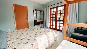 Comfort Quadruple Room | Free WiFi, bed sheets - Sagui Hostel (Florianópolis)