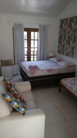 Standard Triple Room | Free WiFi - Pousada Barcelona (Búzios)