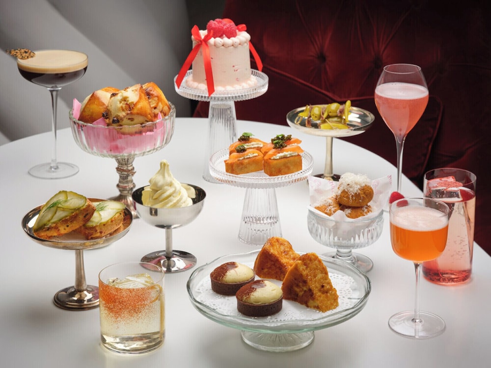 Four Seasons Hotel London at Tower Bridge by null