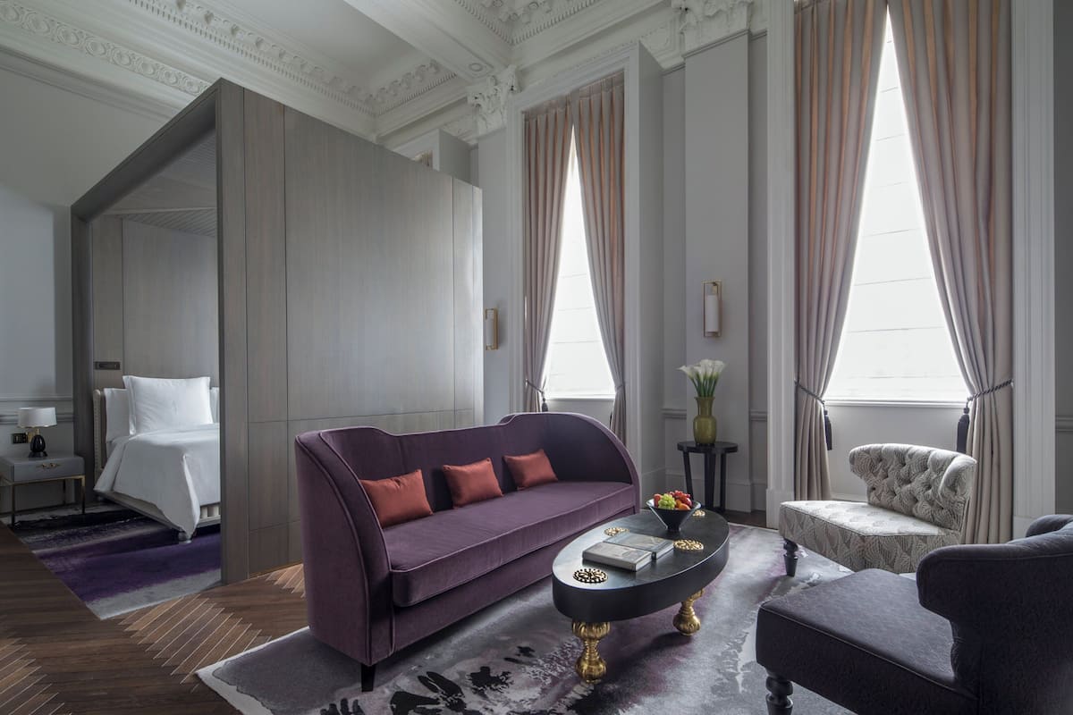 Phòng Suite, 1 giường cỡ king (Heritage) | Minibar, két bảo mật tại phòng, bàn 