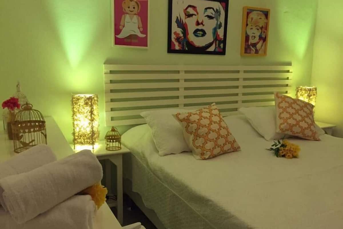 Minibar, décoration personnalisée, Wi-Fi gratuit, draps fournis