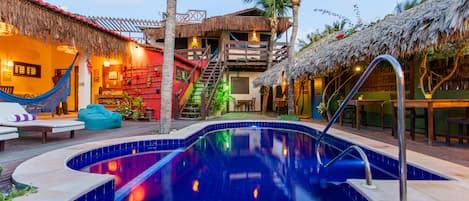 Kolam renang outdoor