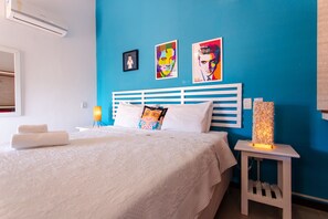 Quarto casal standard | Frigobar, individualmente decorados, Wi-Fi de cortesia, roupa de cama