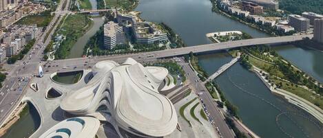 Premier-svíta - 1 stórt tvíbreitt rúm - útsýni yfir vatn | Rúmföt af bestu gerð, dúnsængur, rúm með „pillowtop“-dýnum, míníbar