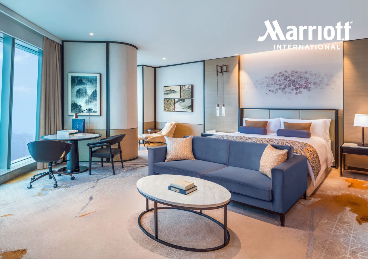 高档床上用品、羽绒被、加厚床垫、迷你吧