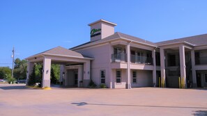Front of property - Catoosa Inn & Suites (Tulsa)