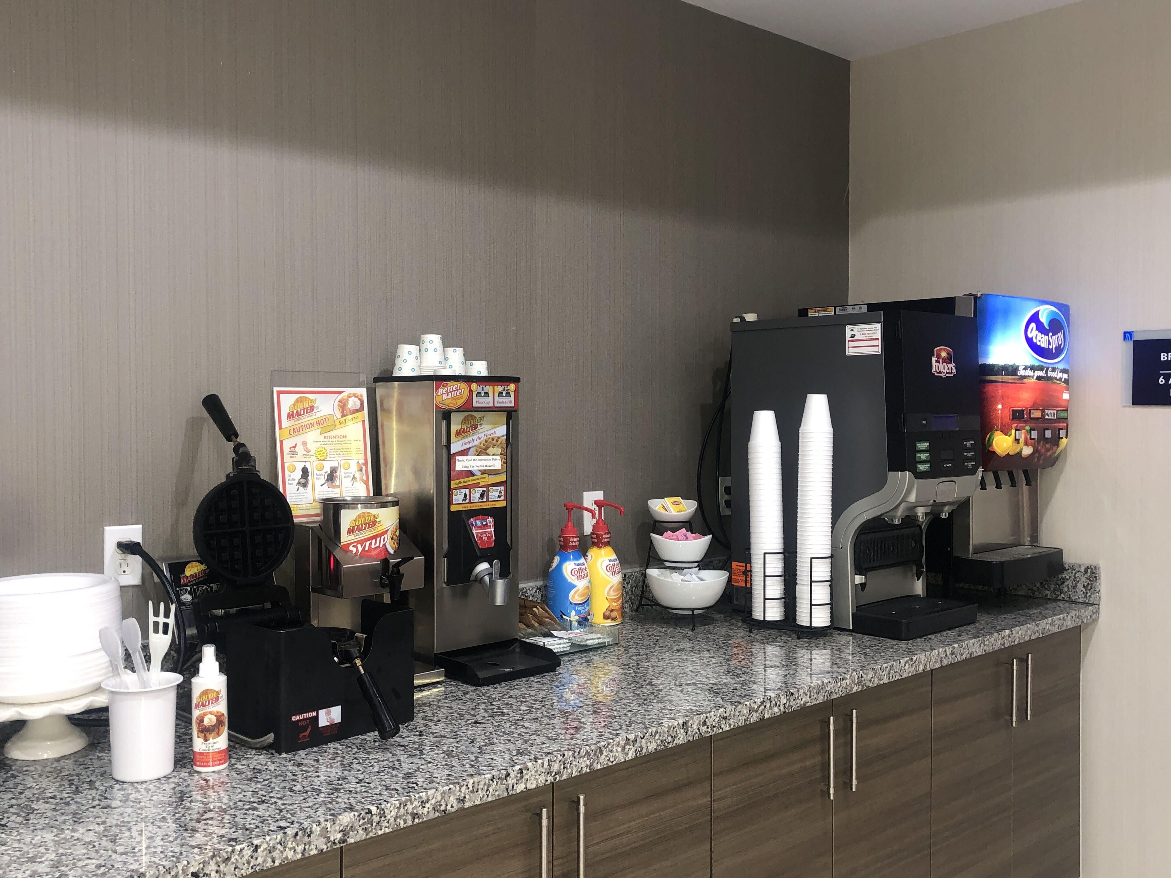 free daily continental breakfast