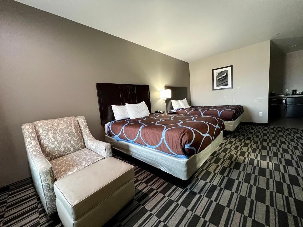 Premium bedding, desk, soundproofing, iron/ironing board