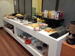 Daily local cuisine breakfast for a fee - Hotel Espacio 94 (Bogotá)