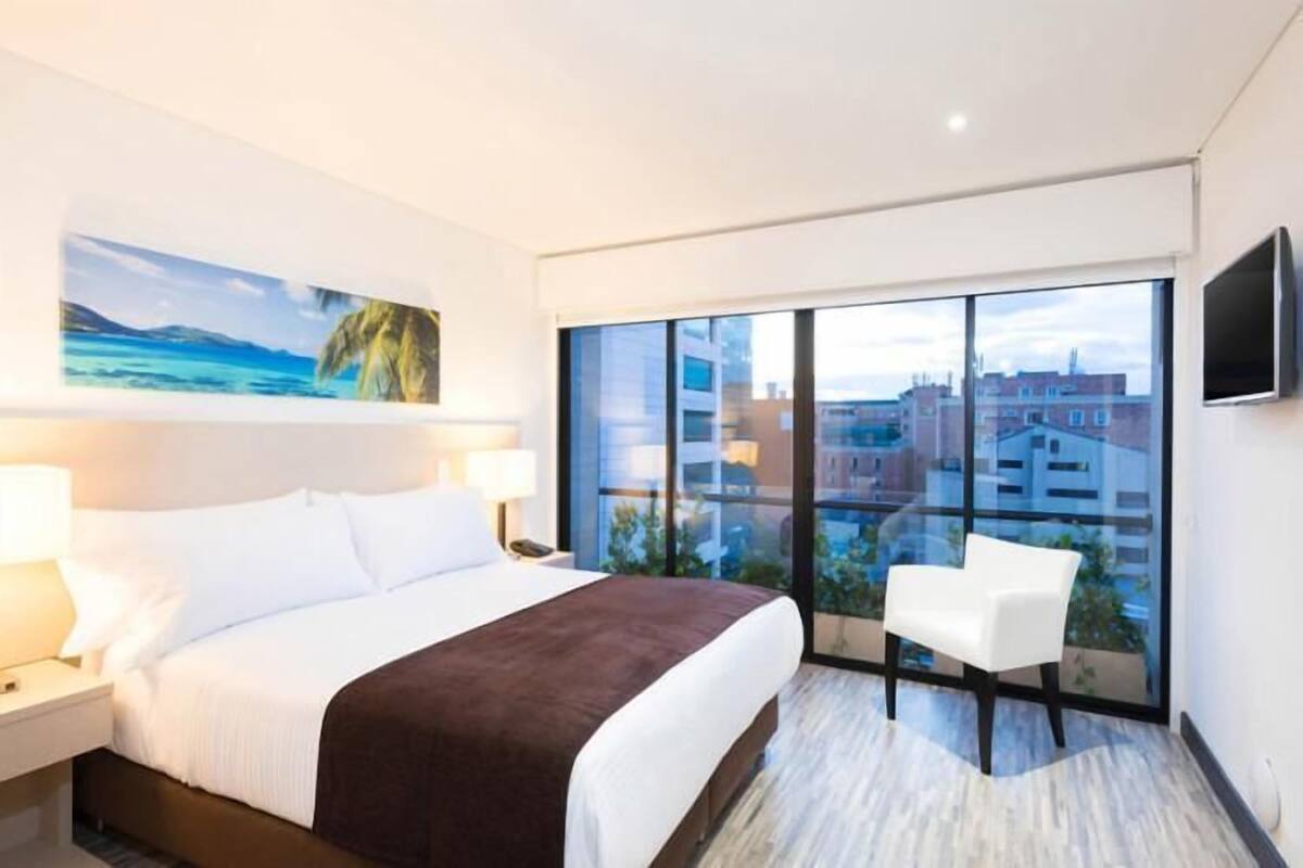 In-room safe, desk, laptop workspace, soundproofing
